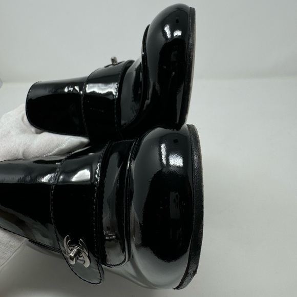 Pre-loved Cahanel shoes Size 39EU
Black Patent Moccasin heel Loafer Pumps - Picture 9 of 14